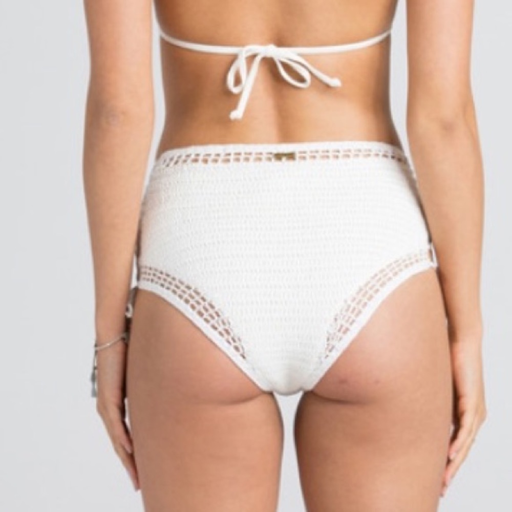 HP 🎉 NWT Billabong high waisted crocheted bikini - Picture 3 of 5